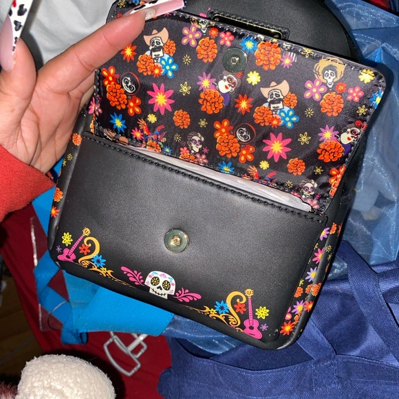 Coco Loungefly Backpack - Picture 7 of 9